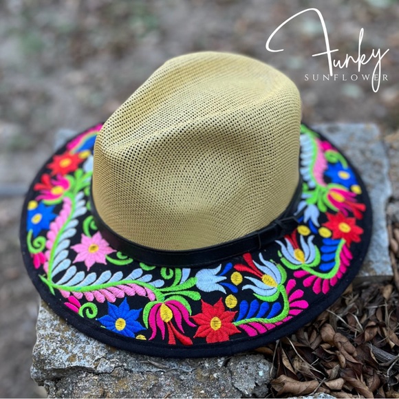 OUT OF STOCK Cream / Tan Embroidered Brim Hat - Picture 3 of 3